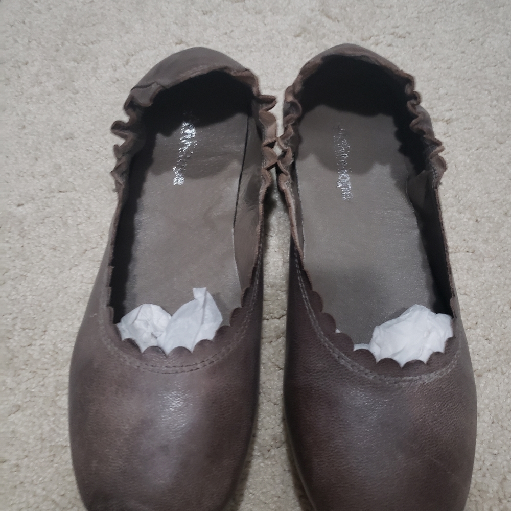 Antelope slip on flat size 41